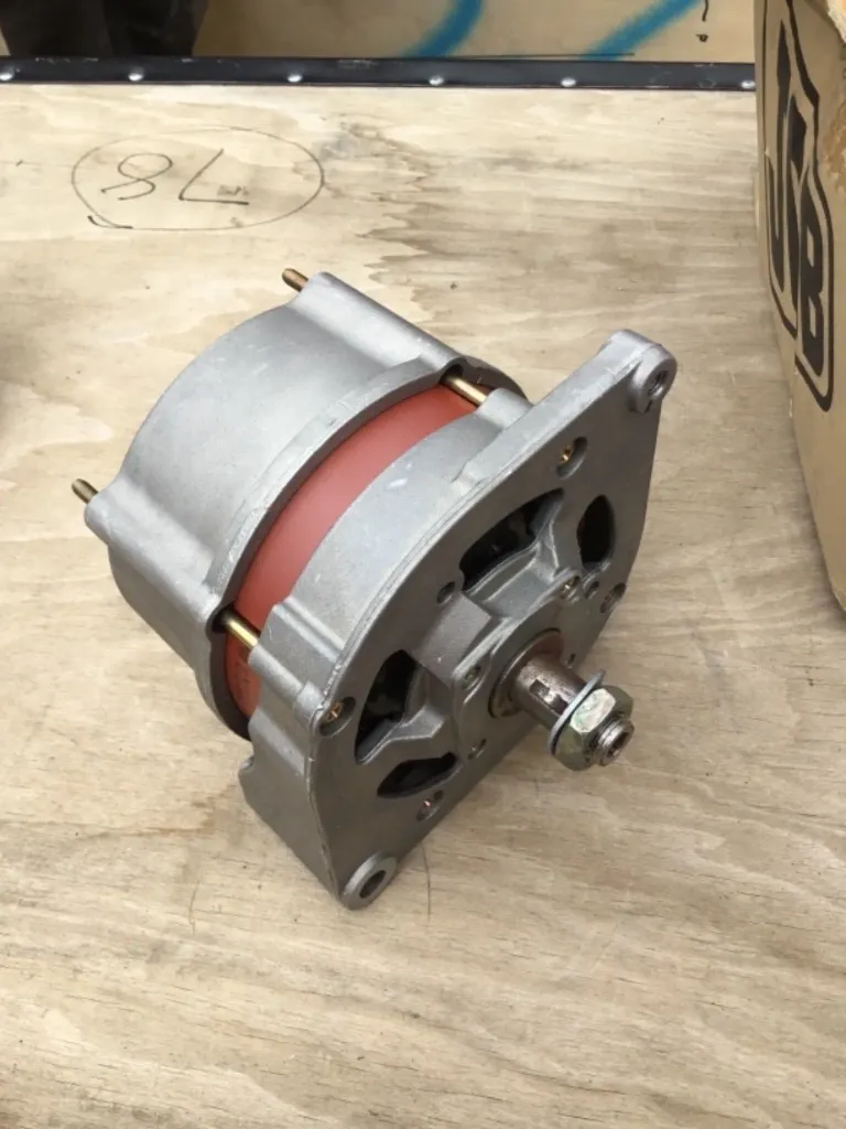[CP-003-01-00003] Alternateur adaptable pour JCB - Référence 714/40367